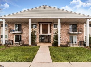 9351 Lady Bird Ln APT 2C, Des Plaines, IL 60016
