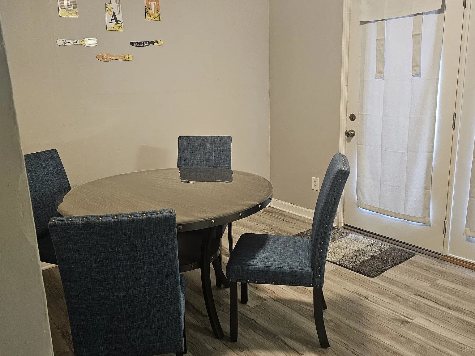 3 bed, 1900 sqft, $2,000 — Photo 4