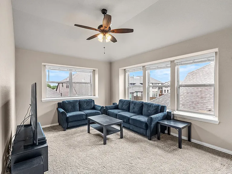 905 Sedona St — Photo 21