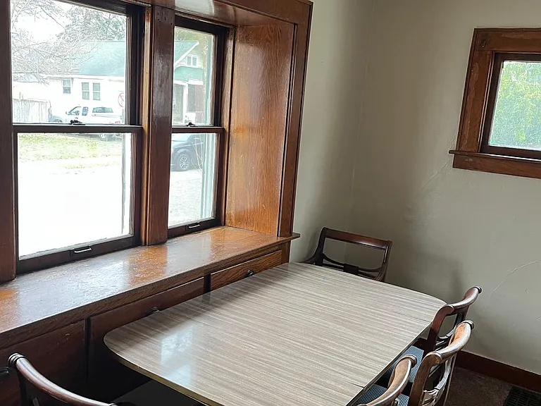 601 Lathrop St — Photo 14