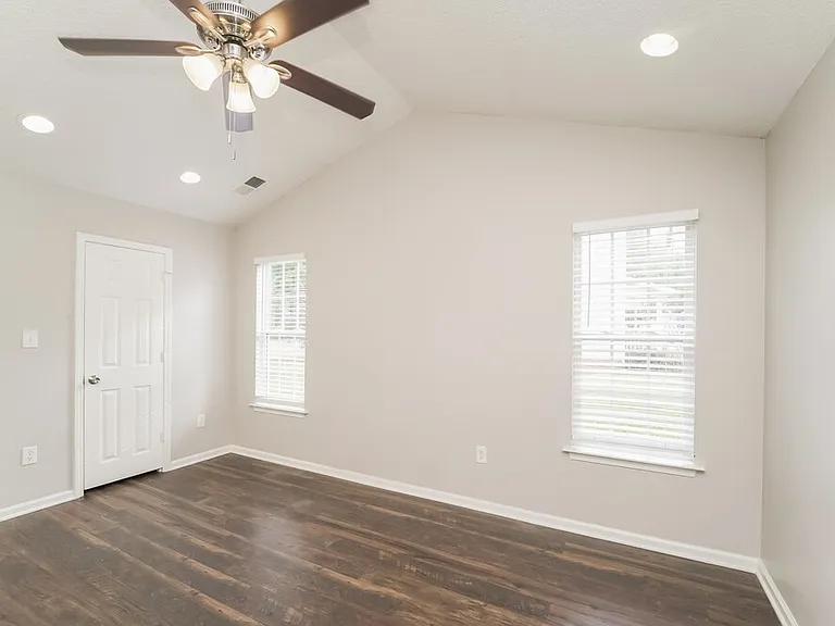 1038 Counselors Dr — Photo 8