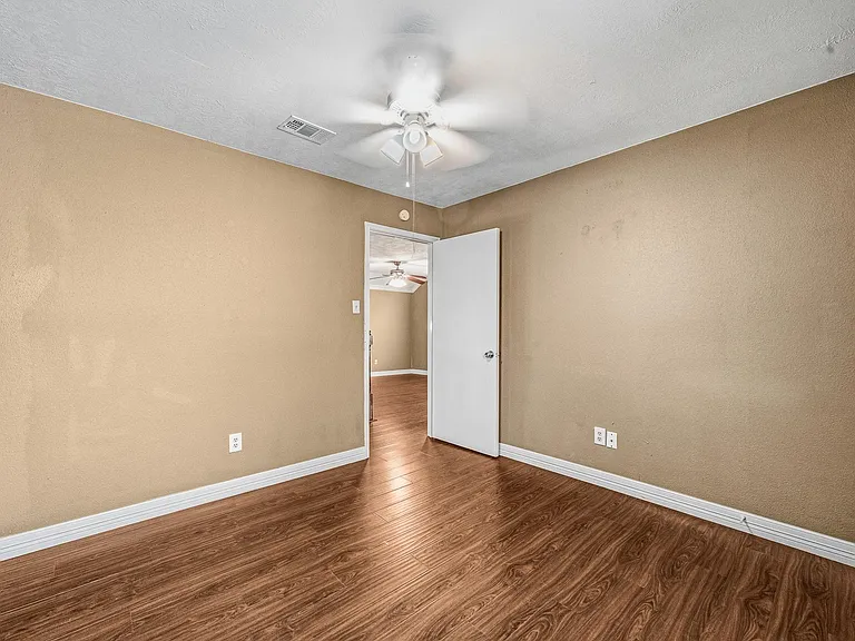 11510 Pagoda Dr — Photo 16