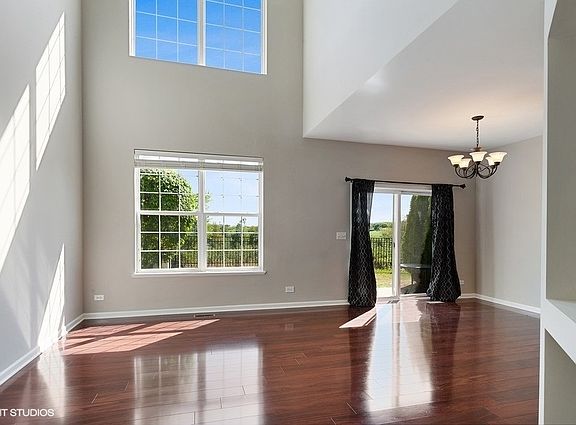4th image of 598 S Jade Ln