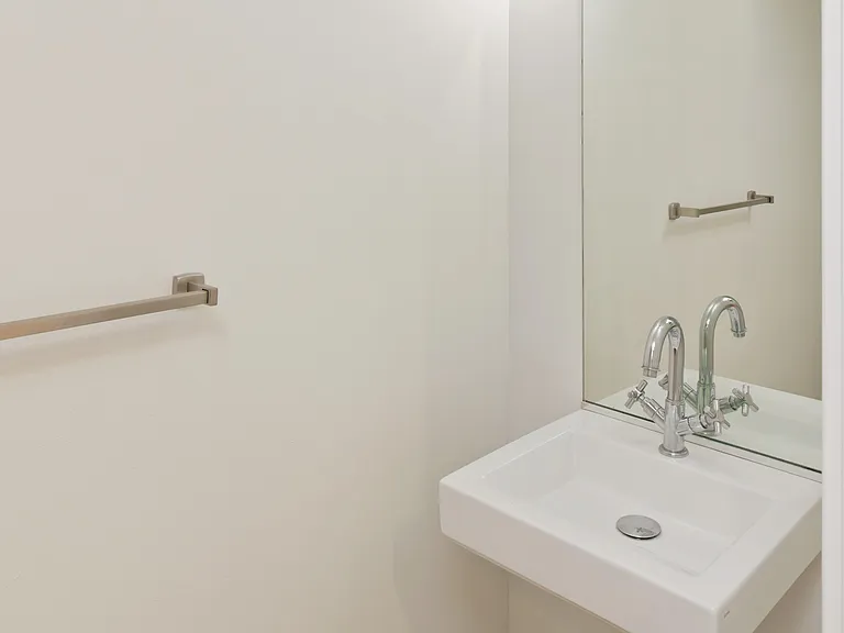 1201 Pine St #306 — Photo 21