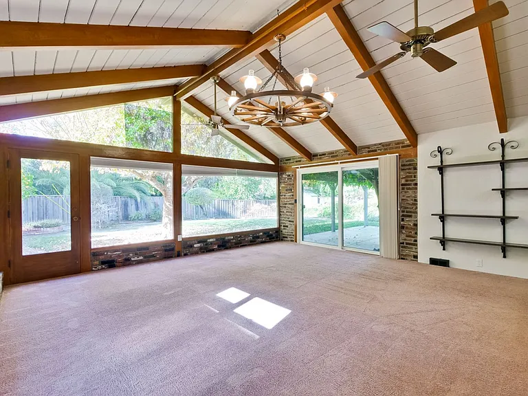 130 S Avalon Dr — Photo 38