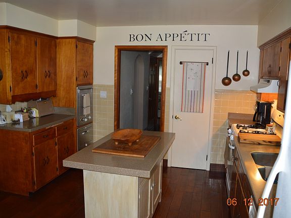5th image of 209 S Walnut St