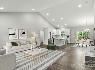 60 Westwinds Dr, Hickory, NC 28601