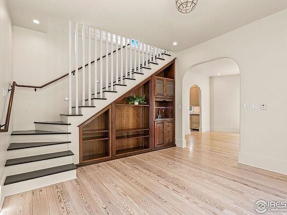 5th image of 340 W 5th St