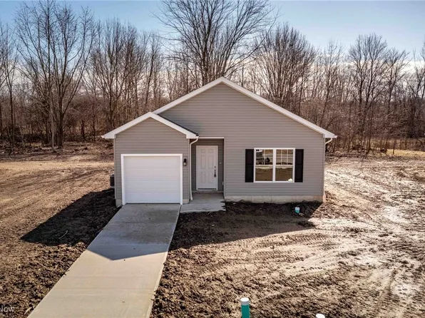 2285 Arrowhead St, Lorain, OH 44052