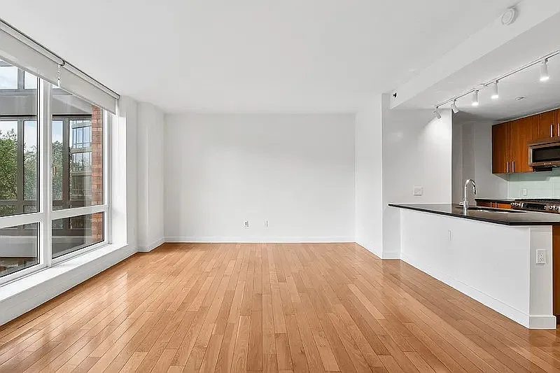 3260 Henry Hudson Parkway — Photo 4