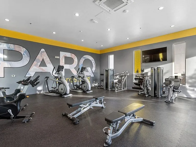 Parq Crossing Apartments — Photo 21