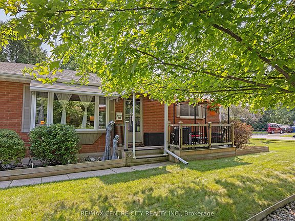 3rd image of 117 1/2 Flora St