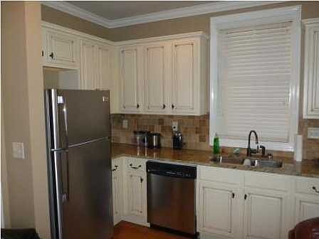 5th image of 820 12th Ave #104