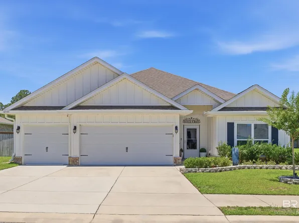 8735 Bronze Ln, Foley, AL 36535