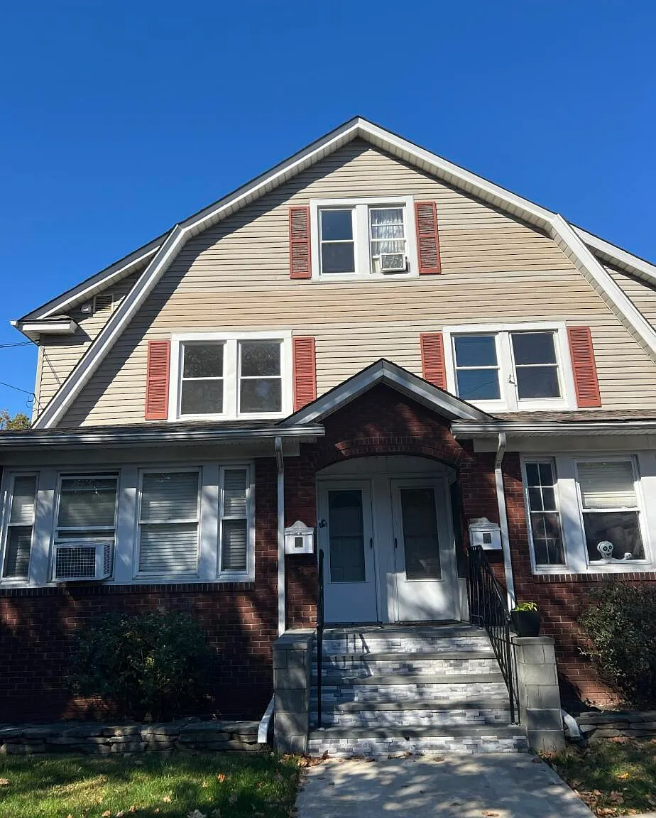 3 bed, 2.0 bath, 3520 sqft, $3,000 — Photo 1