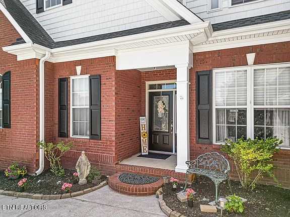 2nd image of 12757 Edgebrook Way