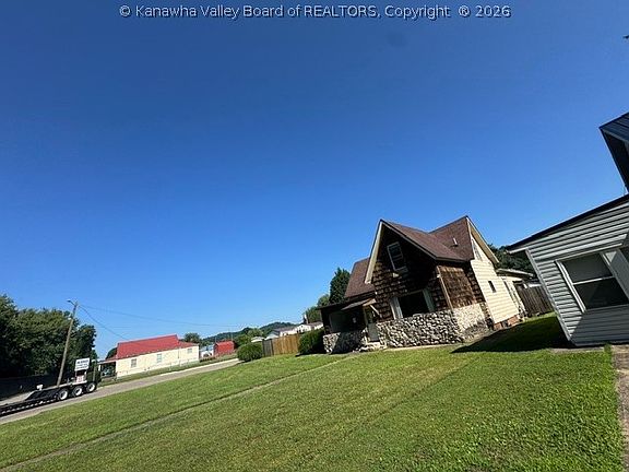 2nd image of 3712 Riverside Dr