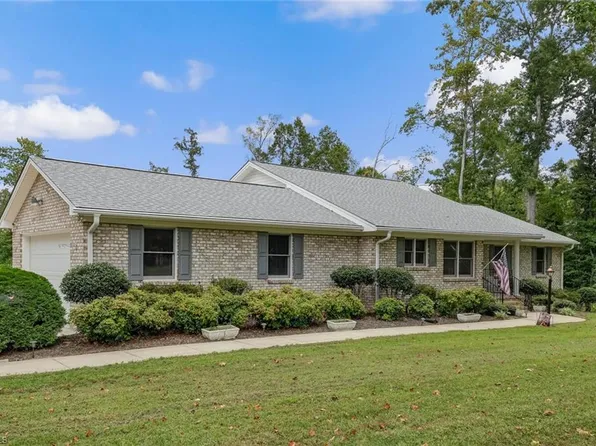 171 Roberson Ln, Reidsville, NC 27320