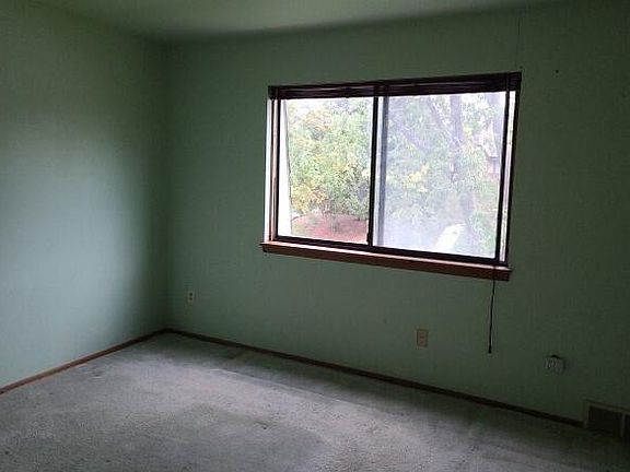 2nd image of 6093 W Calumet Rd