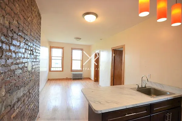 Rented by Yaffa Realty LLC | media 4