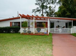 211 Citrus Dr, Sanford, FL 32771