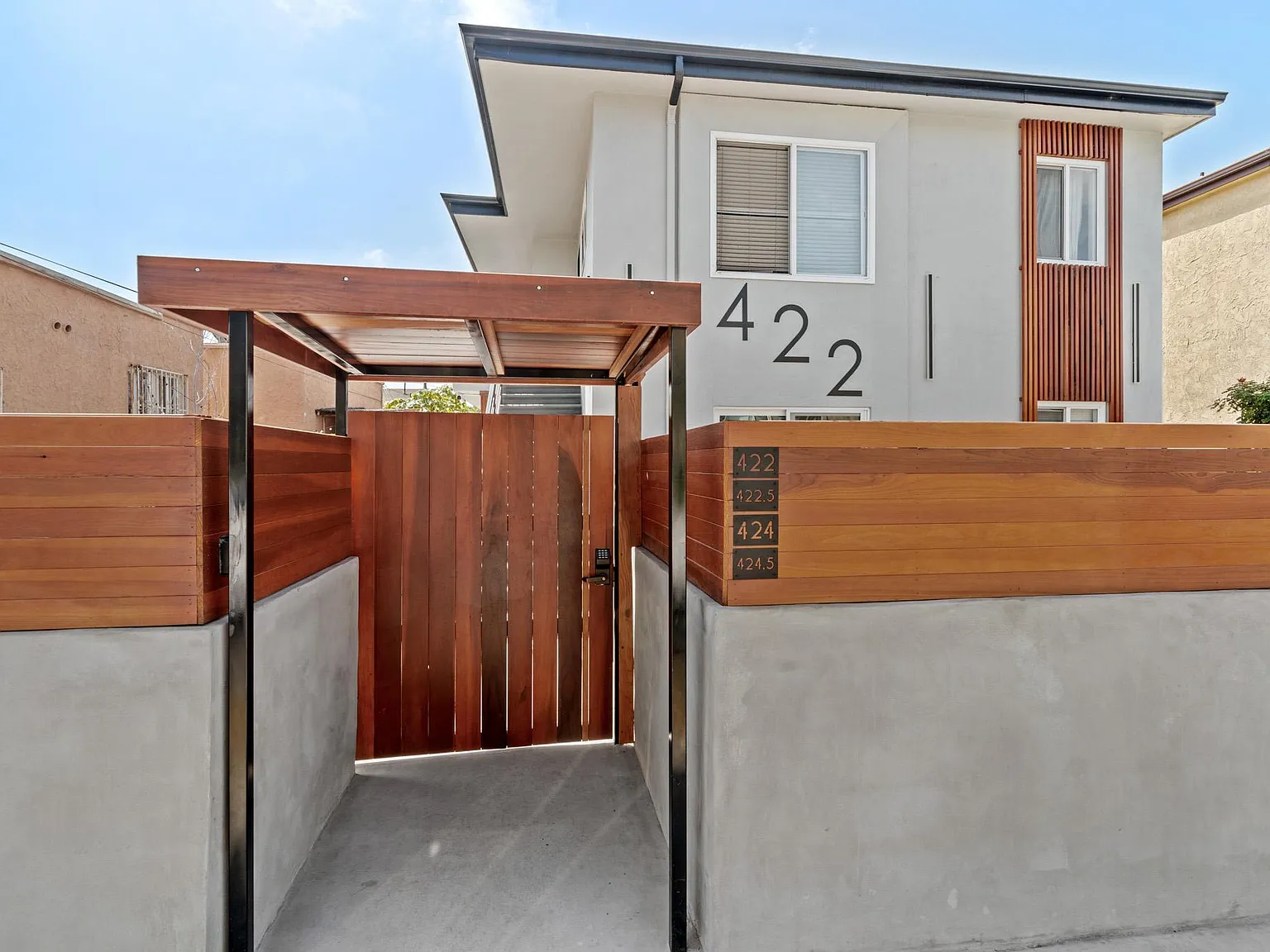 3 bed, 1000 sqft, $4,750 — Photo 1