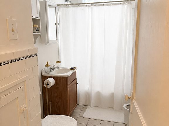 5th image of 750 Brookline Blvd APT 2