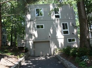 6866 Saint Albans Rd, Mc Lean, VA 22101