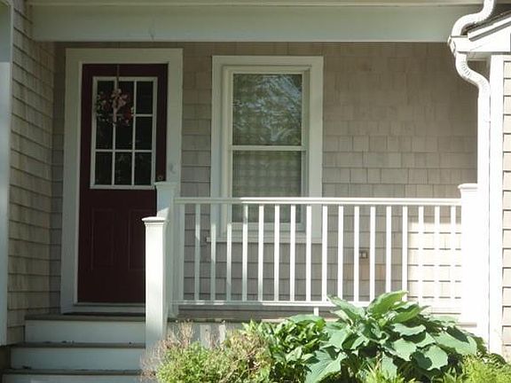 3rd image of 25 Pond Ave