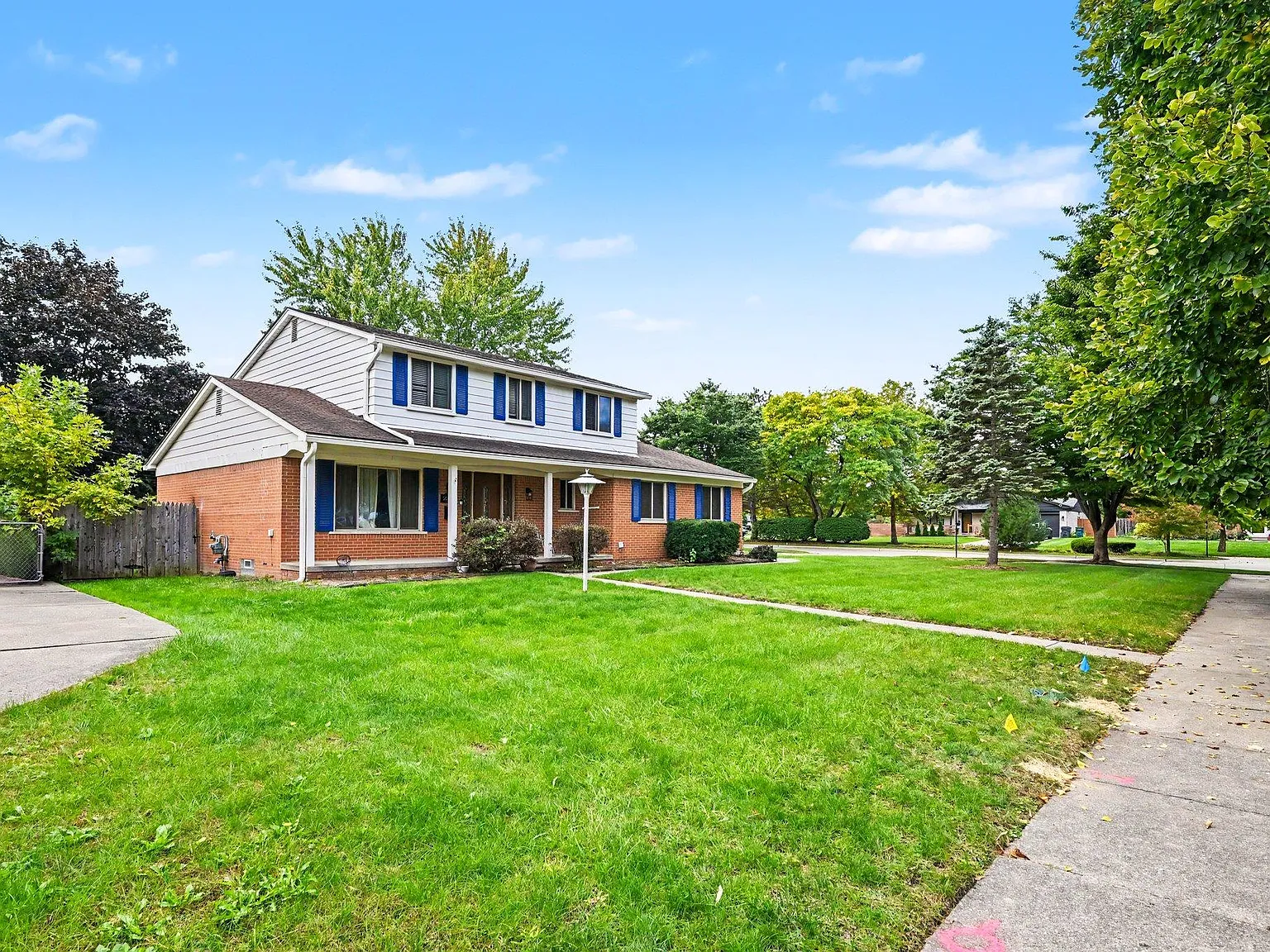 4 bed, 2.5 bath, 1894 sqft, $2,800 — Photo 3
