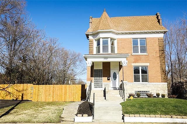2nd image of 56470 Vernon Ave