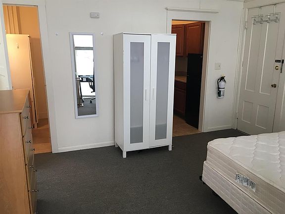 4th image of 105 Dewitt Pl #1
