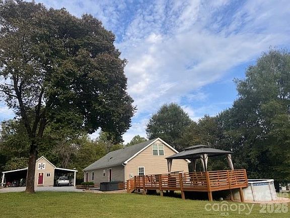 3rd image of 641 Camp Creek Rd