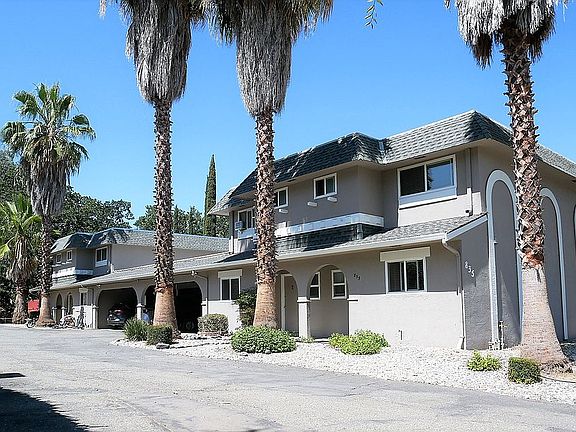3rd image of 835 Palomino Dr