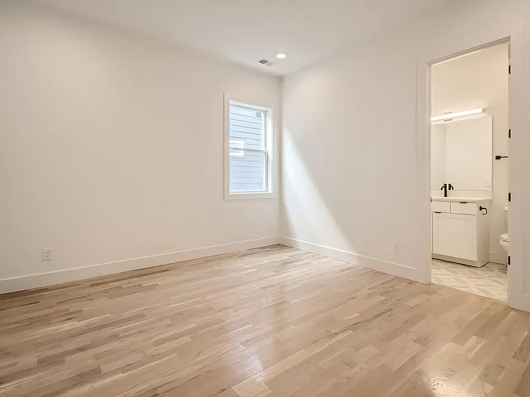 265 Riverside Dr #B — Photo 17