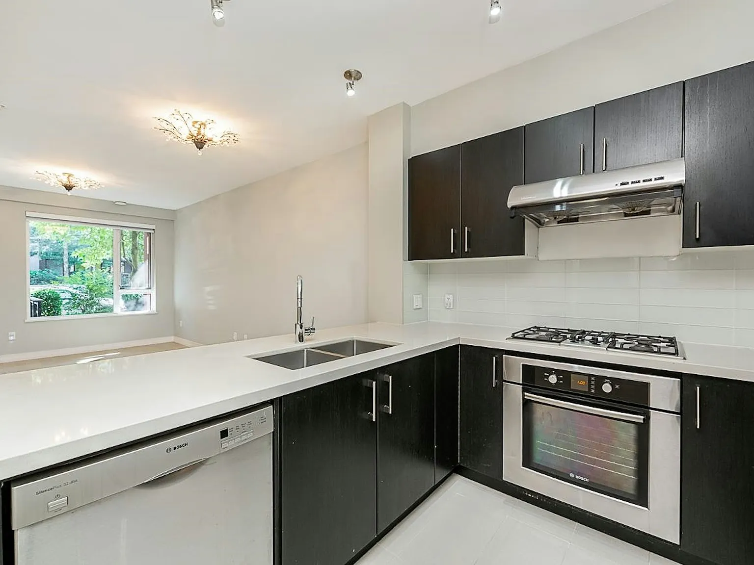 2 bed, 925 sqft, $2,950 — Photo 3