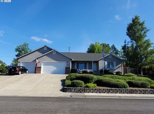 1031 NW Matthew St, Winston, OR 97496