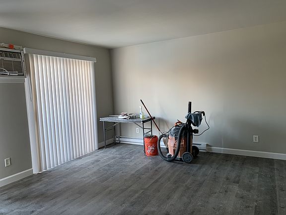 3rd image of 115 Harbor Dr
