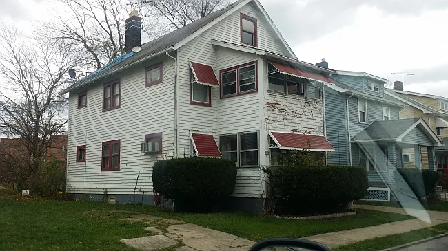 1153 E 147th St photo 1
