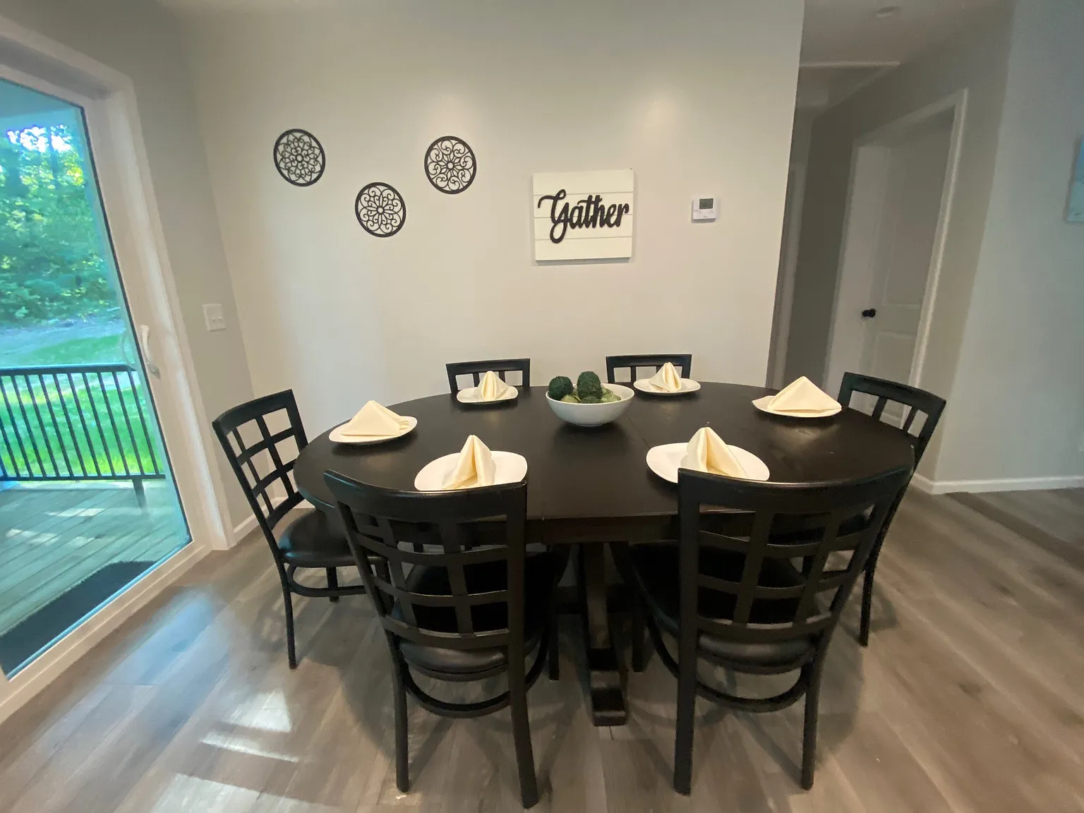 3 bed, 1456 sqft, $2,200 — Photo 3