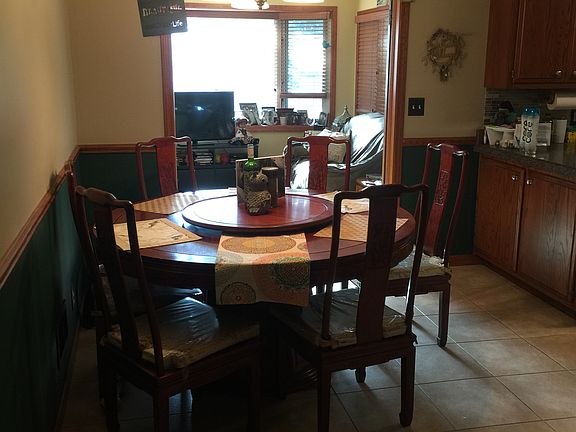 5th image of 607 Bevan Dr E