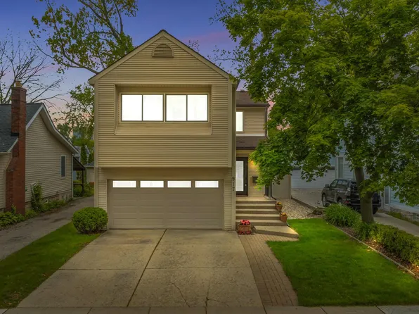 917 Humphrey Ave, Birmingham, MI 48009