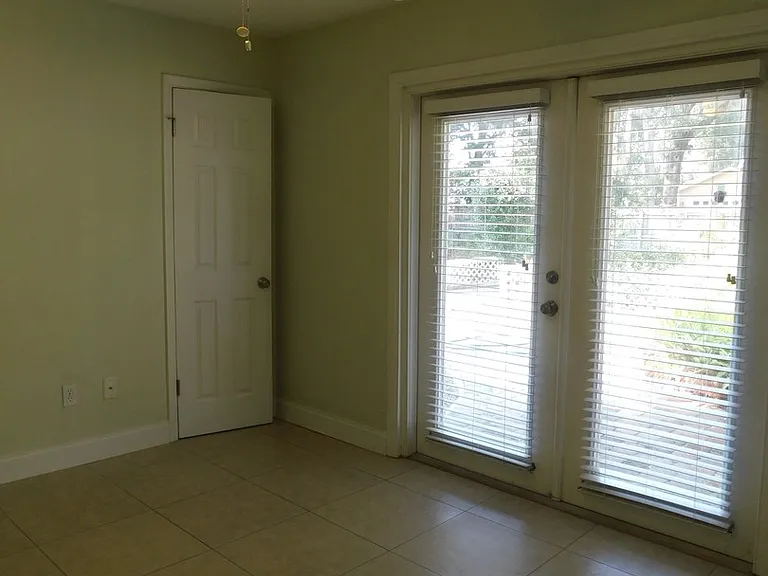 565 E Jessup Ave — Photo 9
