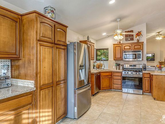 3rd image of 9030 Oakmount Blvd