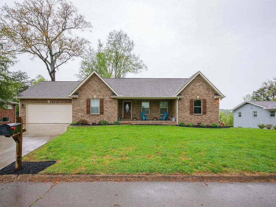 1st image of 1329 NE Fieldwood Dr