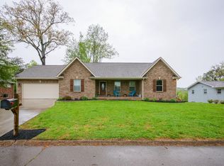 1329 NE Fieldwood Dr, Knoxville, TN 37918