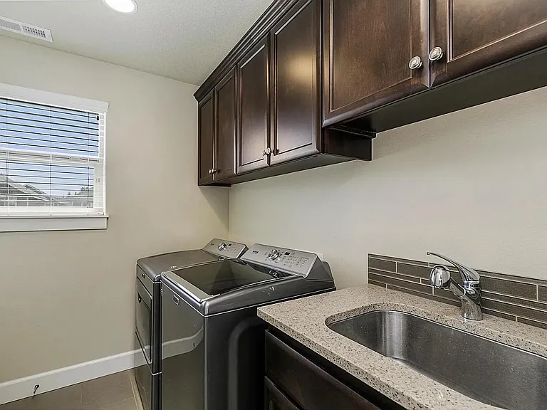 3136 NE Flagstone Ave — Photo 17