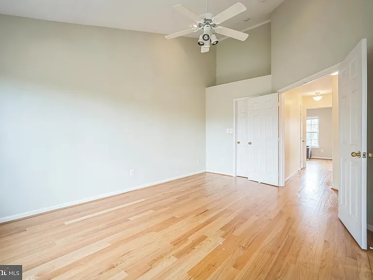 11551 Laurel Lake Sq — Photo 20