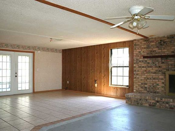 5th image of 1736 Dana Pl