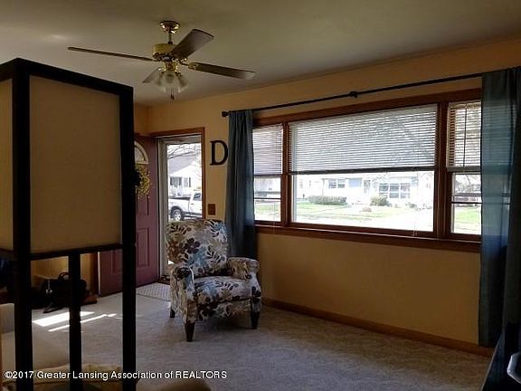 5th image of 828 Lincoln Ave